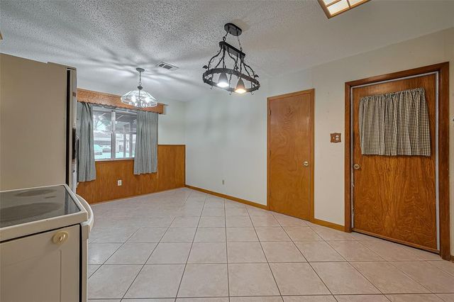 2426 15th Avenue N, Texas City, TX 77590