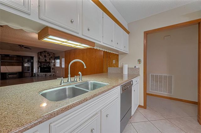 2426 15th Avenue N, Texas City, TX 77590