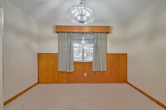 2426 15th Avenue N, Texas City, TX 77590