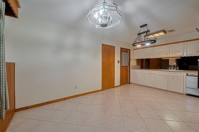 2426 15th Avenue N, Texas City, TX 77590