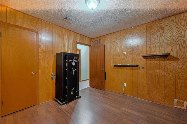 2426 15th Avenue N, Texas City, TX 77590