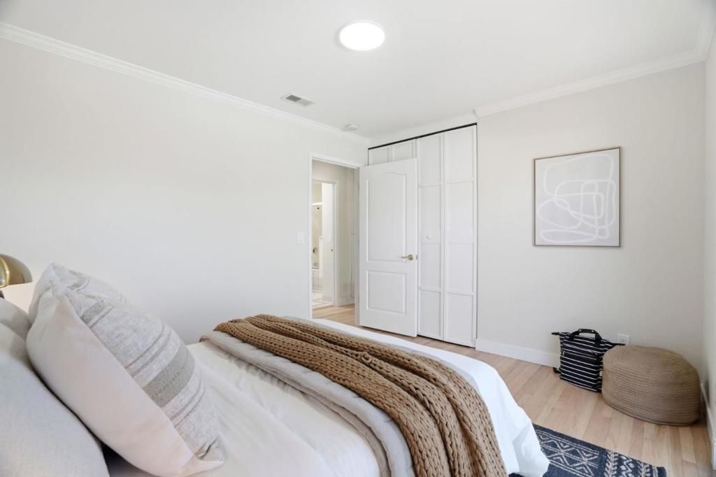 Image 21 of property listing at 911 Inverness Way, Sunnyvale, CA 94087