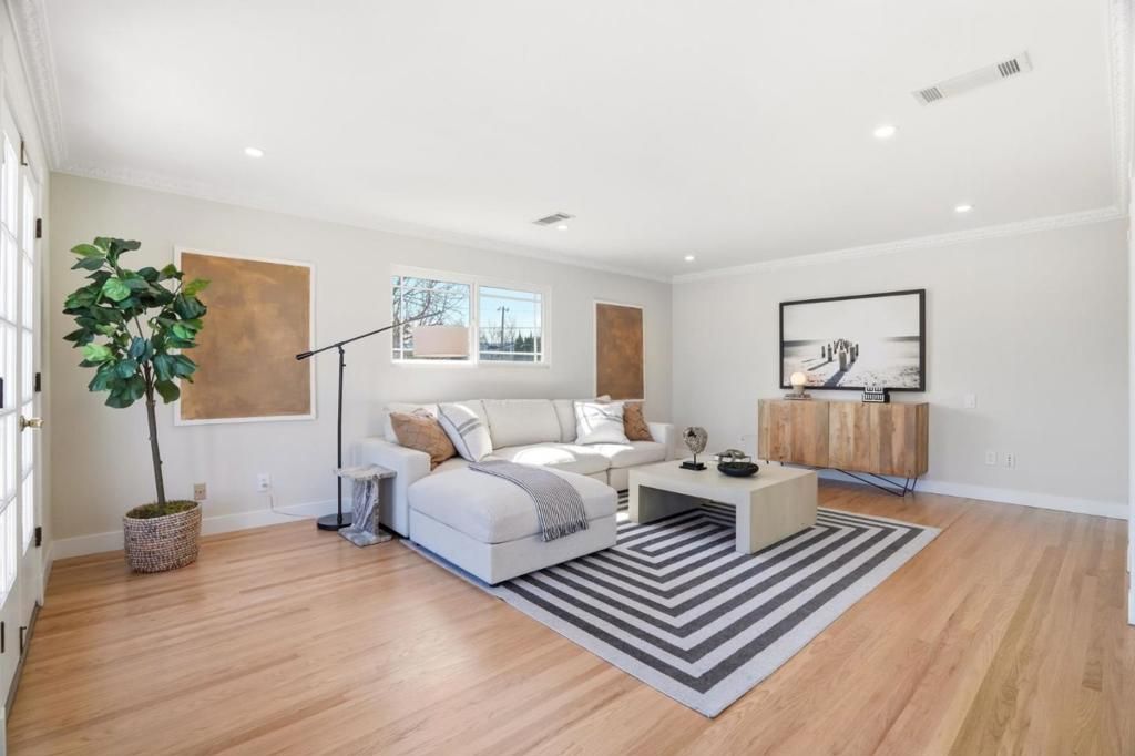 Image 26 of property listing at 911 Inverness Way, Sunnyvale, CA 94087