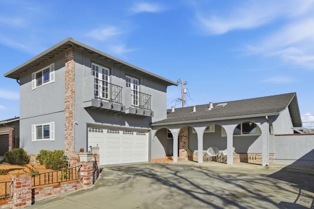 Image 34 of property listing at 911 Inverness Way, Sunnyvale, CA 94087