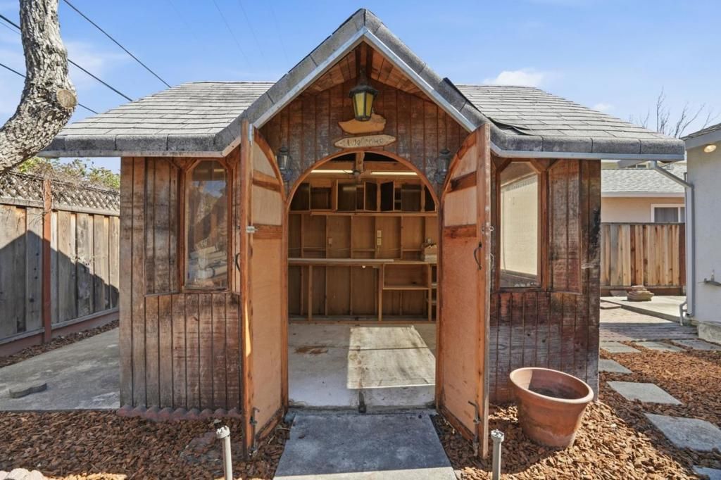 Image 45 of property listing at 911 Inverness Way, Sunnyvale, CA 94087