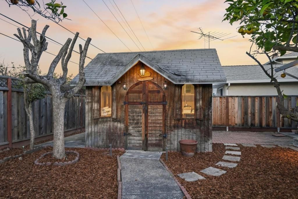 Image 59 of property listing at 911 Inverness Way, Sunnyvale, CA 94087