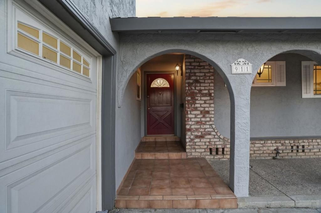 Image 6 of property listing at 911 Inverness Way, Sunnyvale, CA 94087
