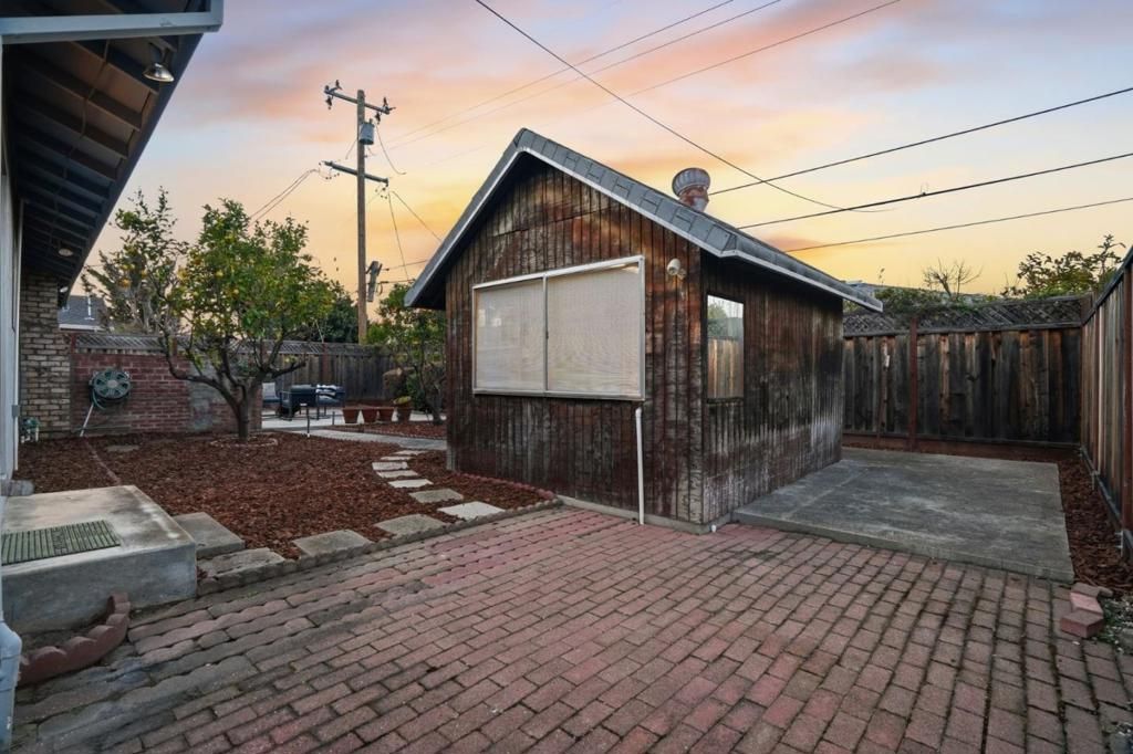 Image 60 of property listing at 911 Inverness Way, Sunnyvale, CA 94087