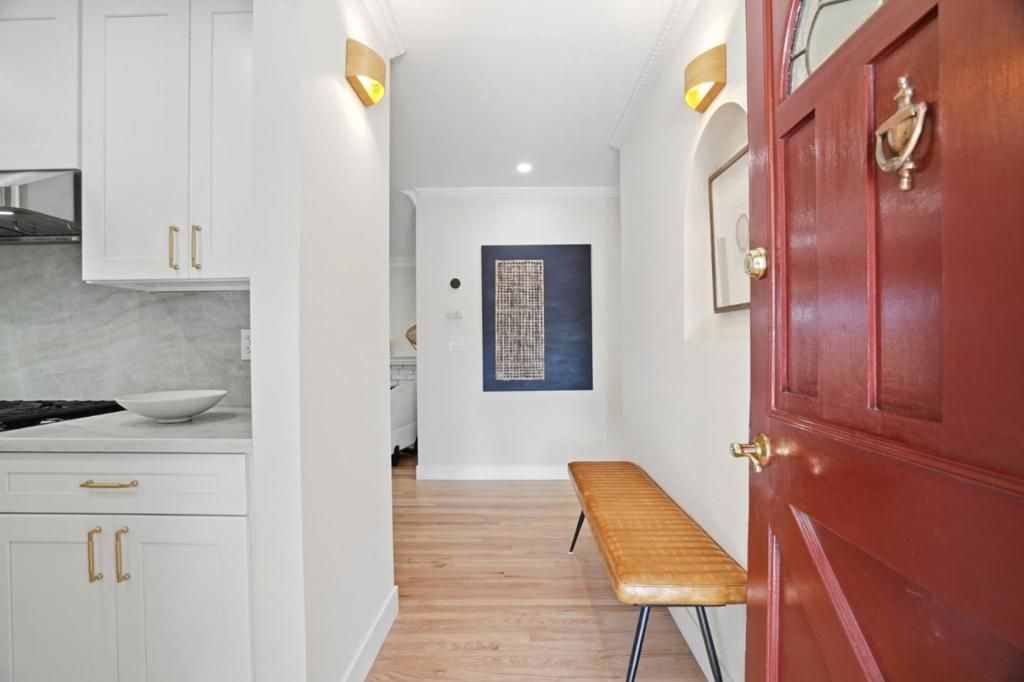 Image 7 of property listing at 911 Inverness Way, Sunnyvale, CA 94087