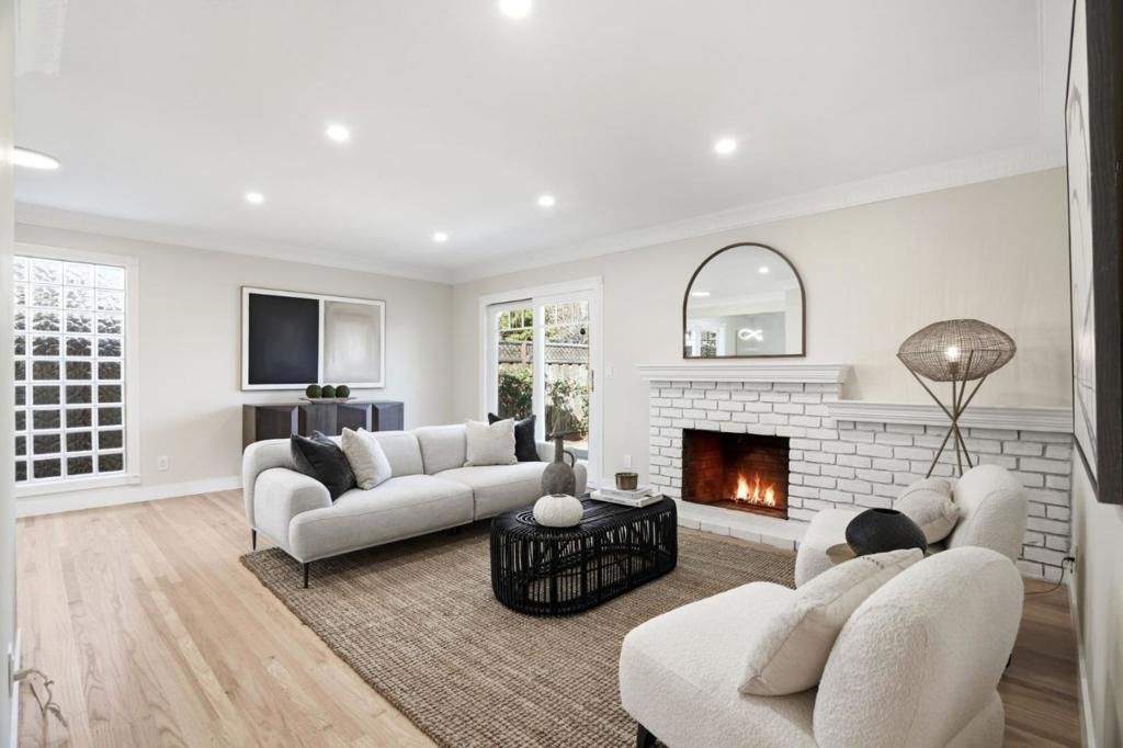 Image 8 of property listing at 911 Inverness Way, Sunnyvale, CA 94087