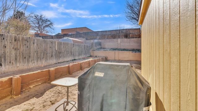 1605 Patti Place NE, Rio Rancho, NM 87144