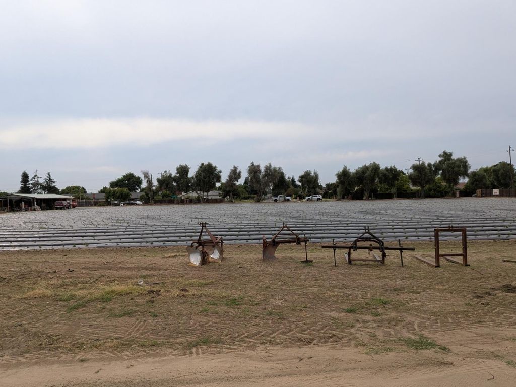 Image 17 of property listing at 284 S Temperance Avenue, Fresno, CA 93727