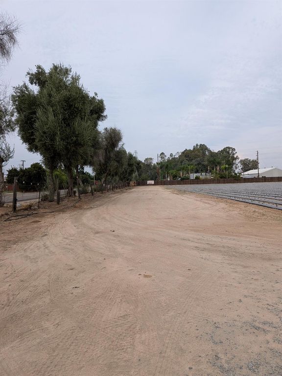 Image 19 of property listing at 284 S Temperance Avenue, Fresno, CA 93727