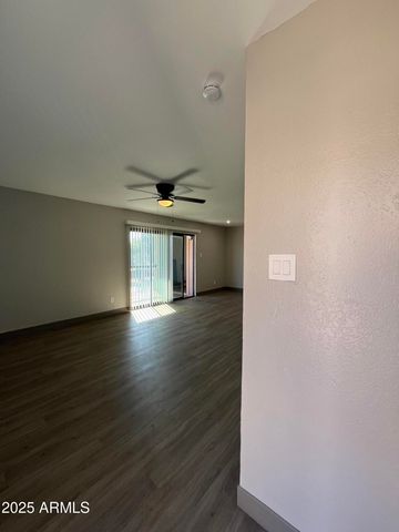 3810 N MARYVALE Parkway 2075, Phoenix, AZ 85031