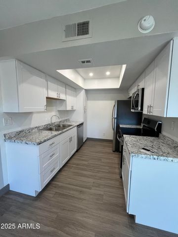 3810 N MARYVALE Parkway 2075, Phoenix, AZ 85031