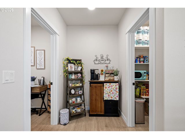 5094 CEDAR VIEW Dr, Springfield, OR 97478