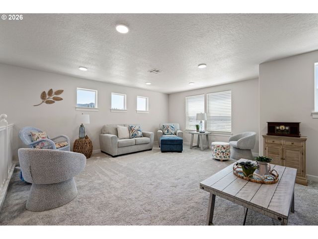 5094 CEDAR VIEW Dr, Springfield, OR 97478