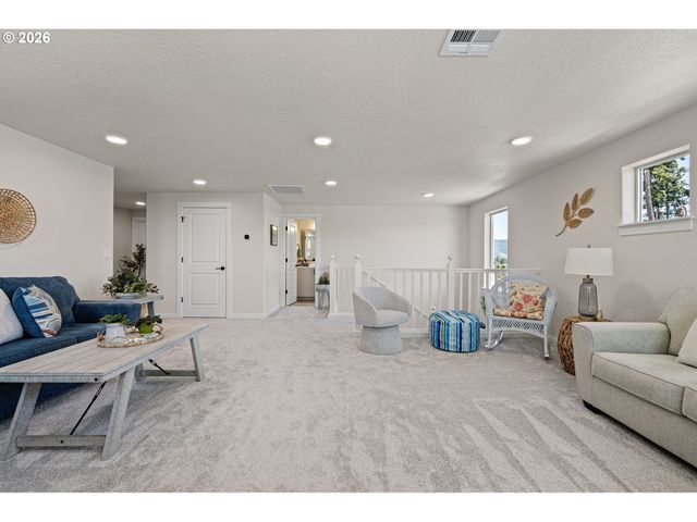 5094 CEDAR VIEW Dr, Springfield, OR 97478