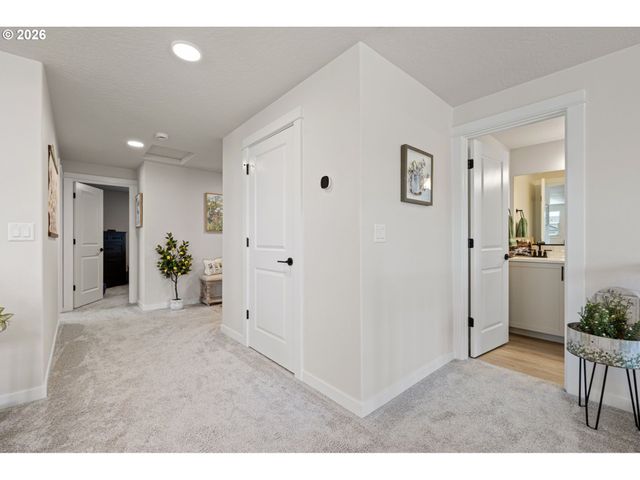5094 CEDAR VIEW Dr, Springfield, OR 97478