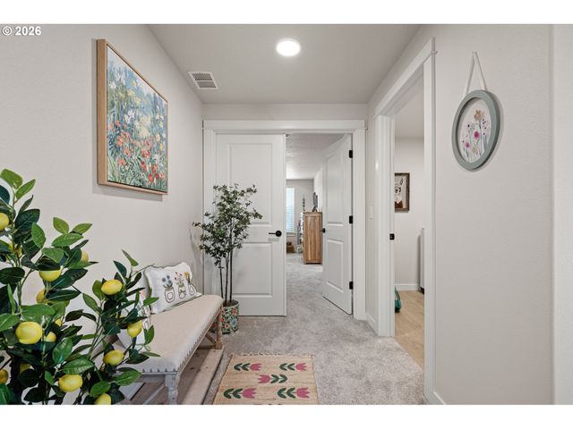 5094 CEDAR VIEW Dr, Springfield, OR 97478