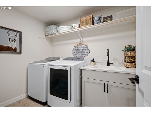 5094 CEDAR VIEW Dr, Springfield, OR 97478