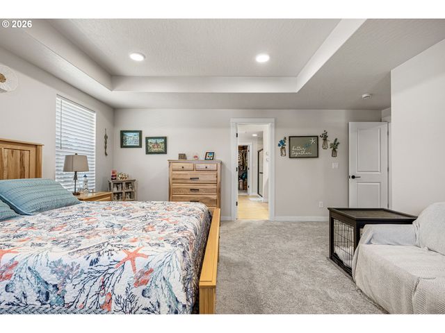 5094 CEDAR VIEW Dr, Springfield, OR 97478