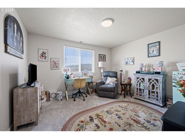 5094 CEDAR VIEW Dr, Springfield, OR 97478