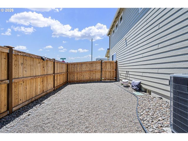 5094 CEDAR VIEW Dr, Springfield, OR 97478
