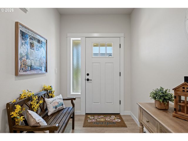 5094 CEDAR VIEW Dr, Springfield, OR 97478