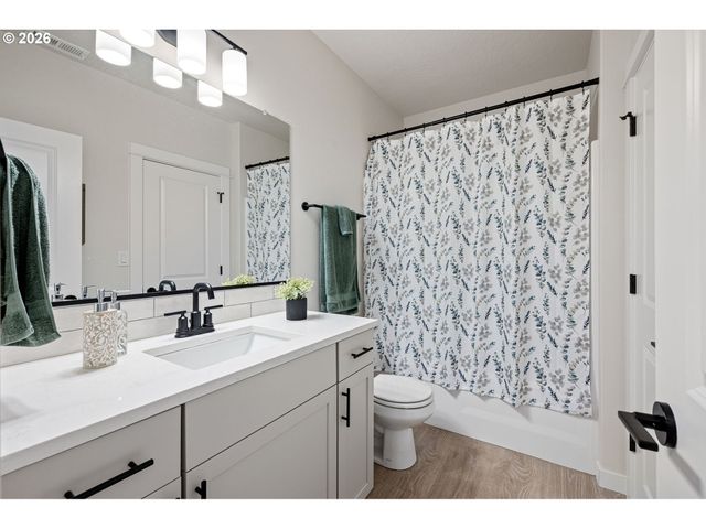 5094 CEDAR VIEW Dr, Springfield, OR 97478