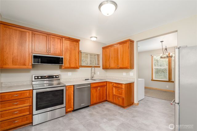 903 S Valley Street, Port Angeles, WA 98362