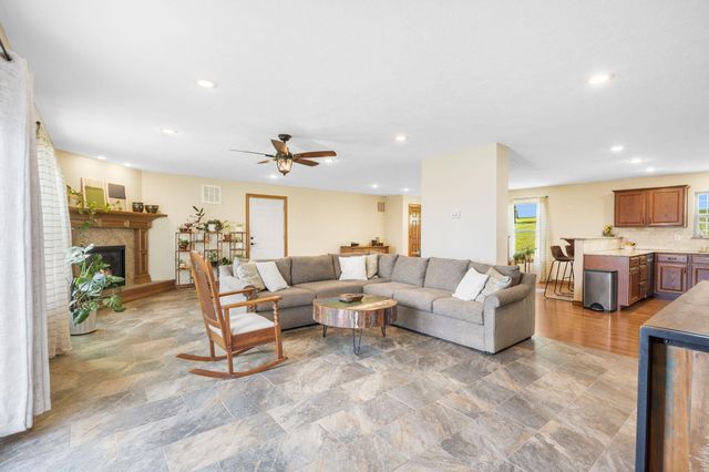 6755 W Farm Road 194, Republic, MO 65738