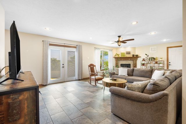 6755 W Farm Road 194, Republic, MO 65738