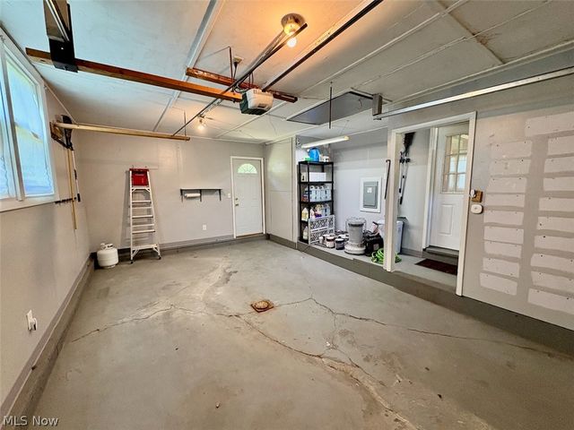 89 Roosevelt Drive, Geneva, OH 44041