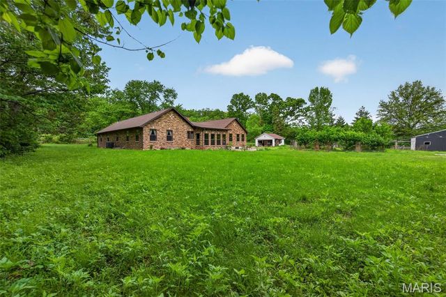 1510 Highway Dd, Defiance, MO 63341