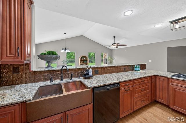 1510 Highway Dd, Defiance, MO 63341