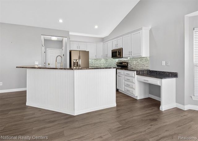 6871 Haymarket, Utica, MI 48317