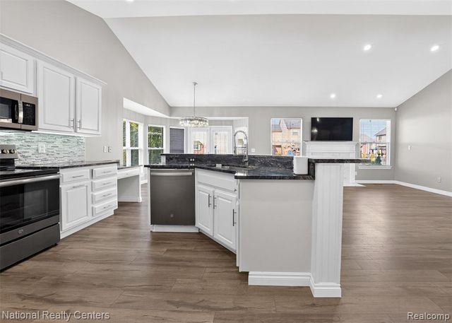 6871 Haymarket, Utica, MI 48317