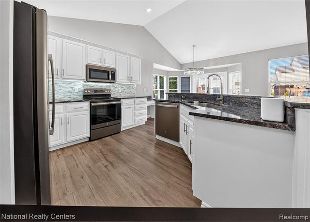 6871 Haymarket, Utica, MI 48317