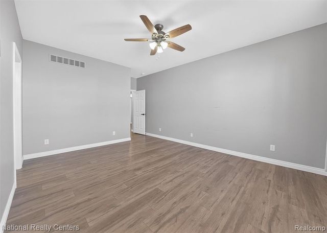 6871 Haymarket, Utica, MI 48317