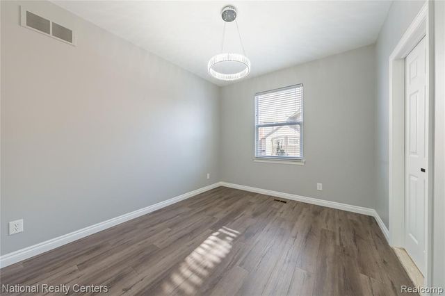 6871 Haymarket, Utica, MI 48317
