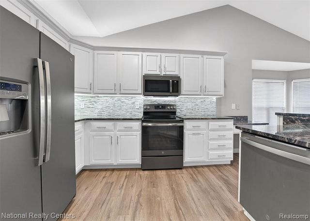 6871 Haymarket, Utica, MI 48317