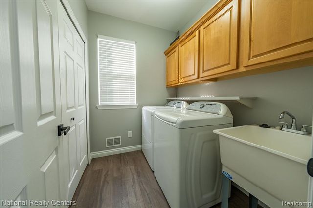 6871 Haymarket, Utica, MI 48317