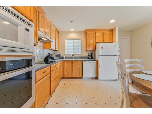 7850 PINE BEACH Loop, Rockaway Beach, OR 97136