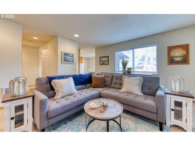 7850 PINE BEACH Loop, Rockaway Beach, OR 97136