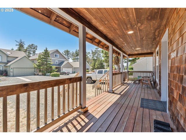 7850 PINE BEACH Loop, Rockaway Beach, OR 97136