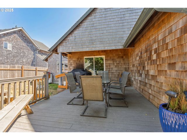 7850 PINE BEACH Loop, Rockaway Beach, OR 97136