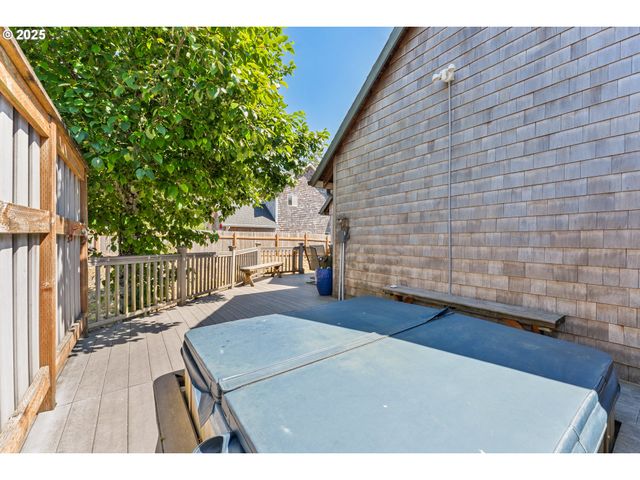 7850 PINE BEACH Loop, Rockaway Beach, OR 97136