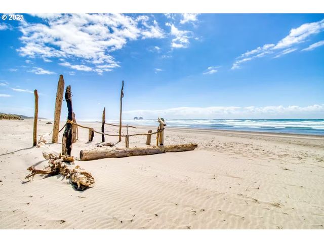 7850 PINE BEACH Loop, Rockaway Beach, OR 97136