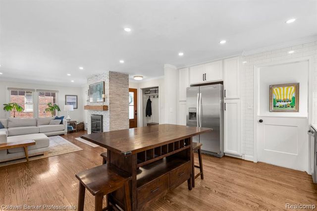 631 Washington Road, Grosse Pointe, MI 48230